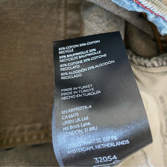 BDG Logan Buckel Barrel Boyfriend Jeans - Picture 5 of 6